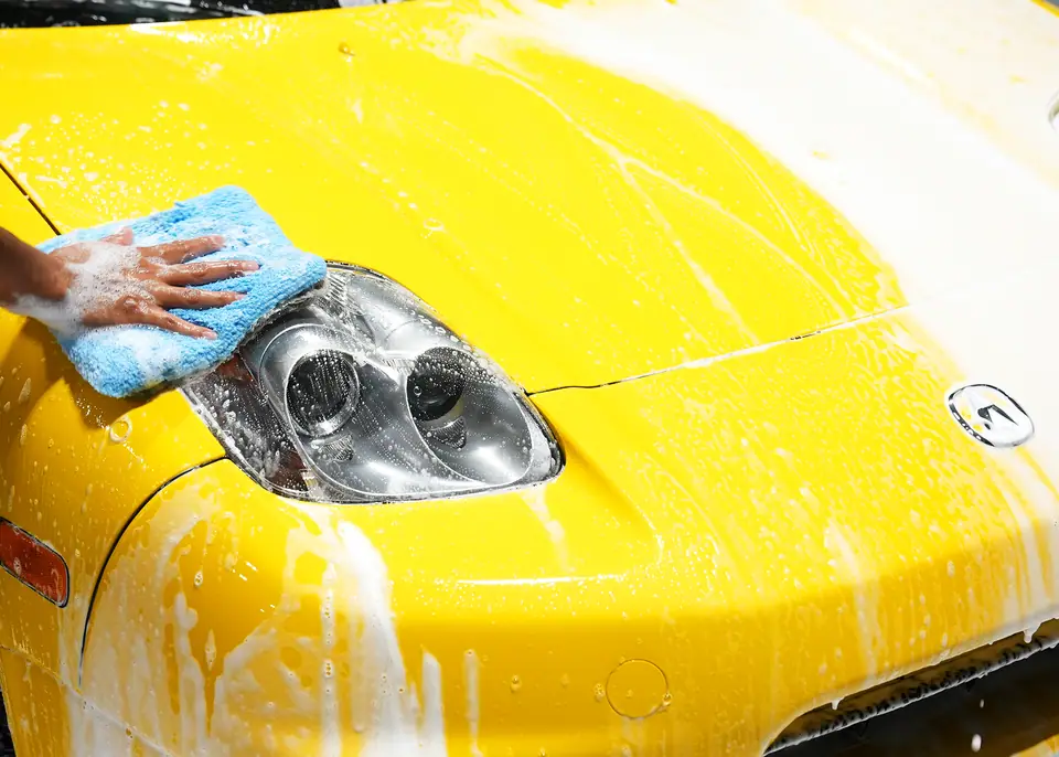Detailing a headlight